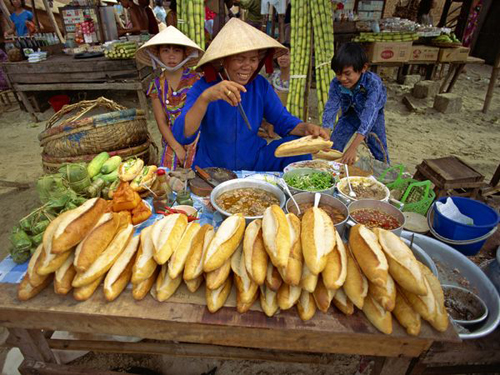 banh-mi-via-he-nha-tranh